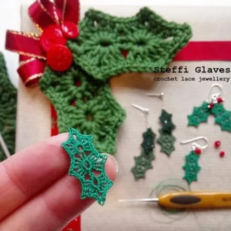 Image for Micro crochet holly leaf pattern