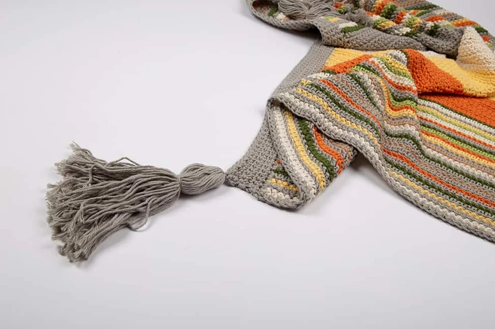 Free crochet blanket pattern Hannah Cross happy herringbone blanket. Easy beginner crochet pattern